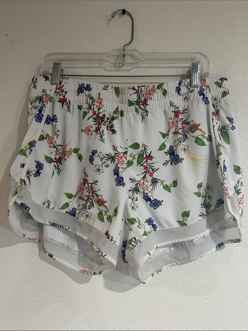 EUC Athleta Printed Mesh Racer Running Athletic Shorts White Floral XL